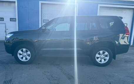 Toyota Land Cruiser Prado 150 рестайлинг 2, 2018 год, 4 450 000 рублей, 3 фотография