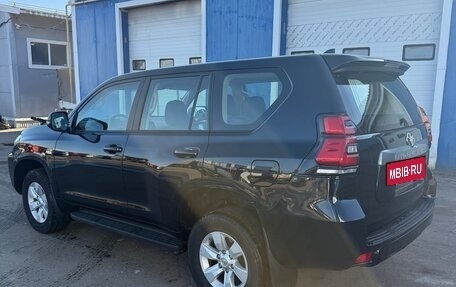 Toyota Land Cruiser Prado 150 рестайлинг 2, 2018 год, 4 450 000 рублей, 2 фотография