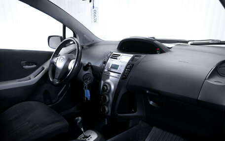 Toyota Yaris III рестайлинг, 2007 год, 599 000 рублей, 16 фотография