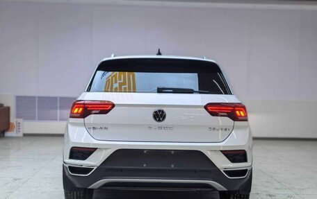 Volkswagen T-Roc I, 2022 год, 1 780 000 рублей, 5 фотография
