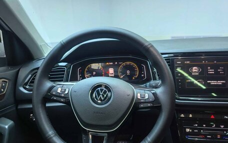 Volkswagen T-Roc I, 2022 год, 1 780 000 рублей, 13 фотография