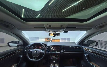 Volkswagen T-Roc I, 2022 год, 1 780 000 рублей, 12 фотография