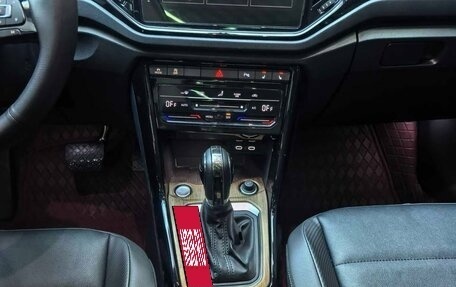 Volkswagen T-Roc I, 2022 год, 1 780 000 рублей, 14 фотография