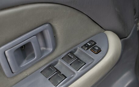 Toyota Land Cruiser Prado 90 рестайлинг, 2001 год, 1 070 000 рублей, 15 фотография