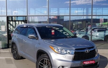 Toyota Highlander III, 2014 год, 2 729 000 рублей, 2 фотография