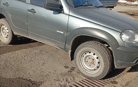 Chevrolet Niva I рестайлинг, 2015 год, 650 000 рублей, 2 фотография