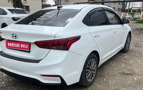 Hyundai Solaris II рестайлинг, 2018 год, 1 250 000 рублей, 1 фотография