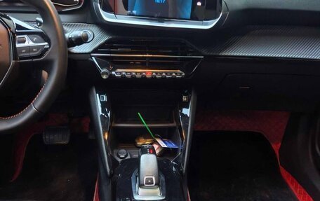 Peugeot 2008 II, 2021 год, 1 450 000 рублей, 13 фотография