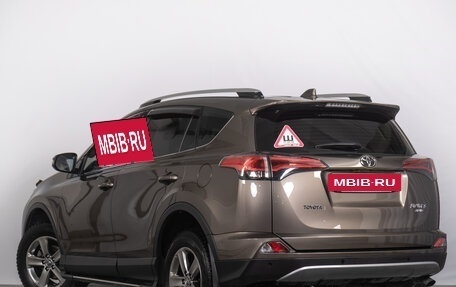 Toyota RAV4, 2017 год, 2 889 000 рублей, 6 фотография