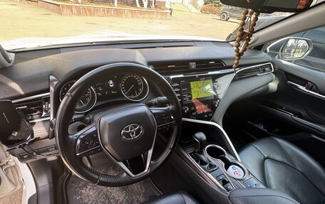 Toyota Camry, 2019 год, 2 700 000 рублей, 10 фотография