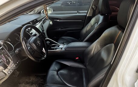 Toyota Camry, 2019 год, 2 700 000 рублей, 11 фотография