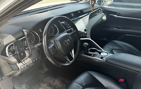 Toyota Camry, 2019 год, 2 700 000 рублей, 9 фотография