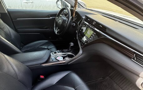 Toyota Camry, 2019 год, 2 700 000 рублей, 7 фотография