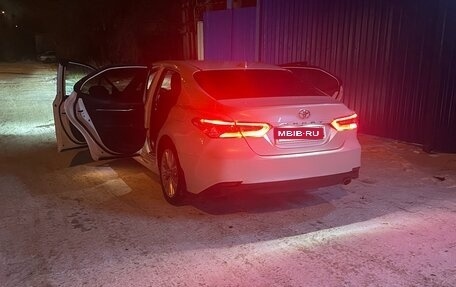 Toyota Camry, 2019 год, 2 700 000 рублей, 2 фотография