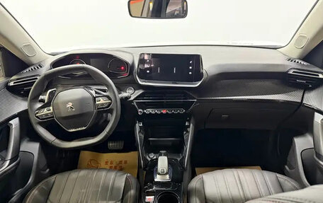 Peugeot 2008 II, 2022 год, 1 582 070 рублей, 8 фотография