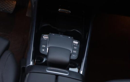 Mercedes-Benz GLB, 2023 год, 2 700 000 рублей, 11 фотография