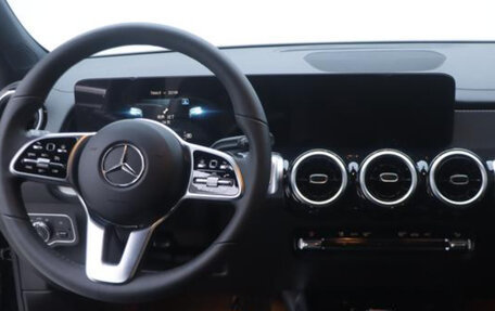 Mercedes-Benz GLB, 2023 год, 2 700 000 рублей, 5 фотография