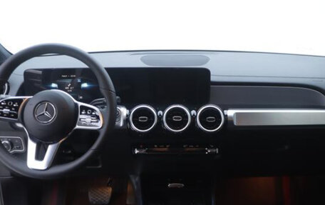 Mercedes-Benz GLB, 2023 год, 2 700 000 рублей, 9 фотография