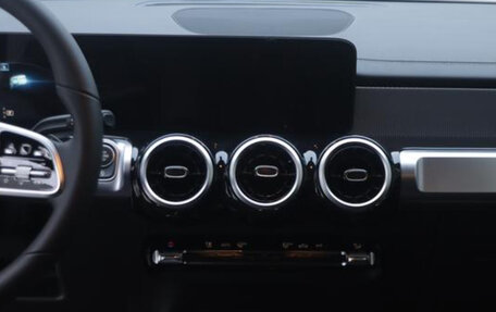 Mercedes-Benz GLB, 2023 год, 2 700 000 рублей, 12 фотография