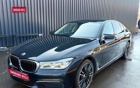 BMW 7 серия, 2017 год, 2 690 000 рублей, 9 фотография