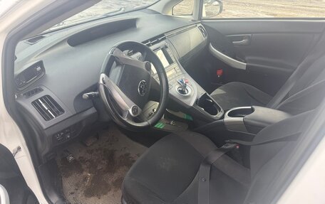 Toyota Prius, 2013 год, 1 400 000 рублей, 6 фотография