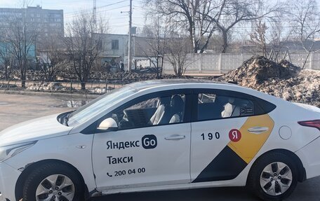 Hyundai Solaris II рестайлинг, 2018 год, 500 000 рублей, 16 фотография