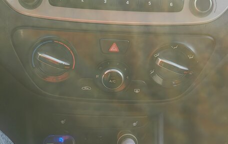 Hyundai Solaris II рестайлинг, 2018 год, 500 000 рублей, 32 фотография