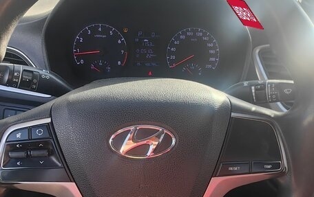 Hyundai Solaris II рестайлинг, 2018 год, 500 000 рублей, 38 фотография