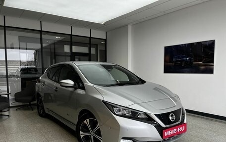 Nissan Leaf II, 2018 год, 1 600 000 рублей, 1 фотография