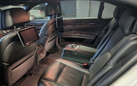 BMW 7 серия, 2015 год, 2 390 000 рублей, 11 фотография