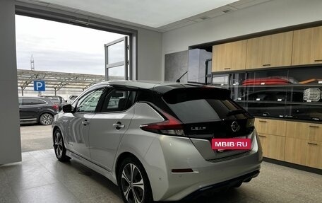 Nissan Leaf II, 2018 год, 1 600 000 рублей, 4 фотография