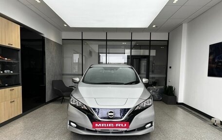 Nissan Leaf II, 2018 год, 1 600 000 рублей, 2 фотография