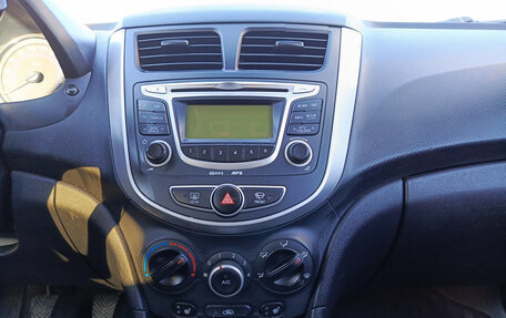 Hyundai Solaris II рестайлинг, 2013 год, 750 000 рублей, 18 фотография