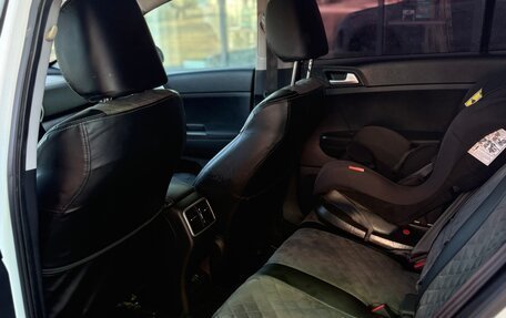 KIA Sportage IV рестайлинг, 2019 год, 2 100 000 рублей, 7 фотография