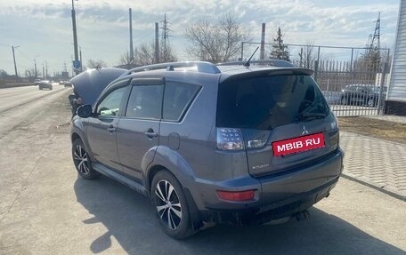 Mitsubishi Outlander III рестайлинг 3, 2010 год, 1 090 000 рублей, 3 фотография