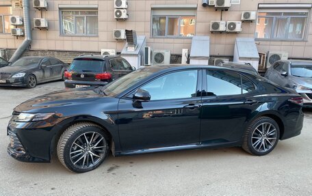 Toyota Camry, 2023 год, 4 150 000 рублей, 2 фотография