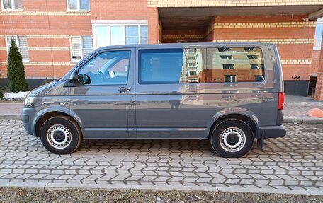 Volkswagen Caravelle T5, 2012 год, 2 490 000 рублей, 2 фотография