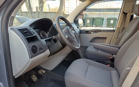 Volkswagen Caravelle T5, 2012 год, 2 490 000 рублей, 6 фотография