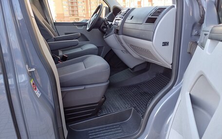 Volkswagen Caravelle T5, 2012 год, 2 490 000 рублей, 9 фотография