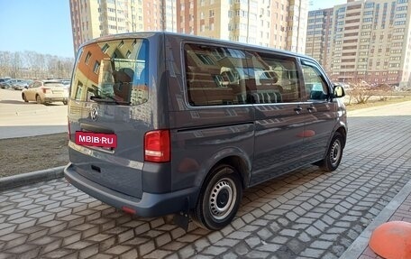 Volkswagen Caravelle T5, 2012 год, 2 490 000 рублей, 4 фотография