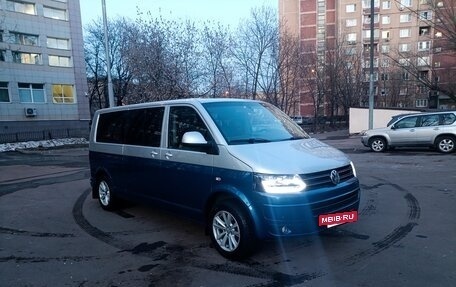 Volkswagen Multivan T5, 2011 год, 2 330 000 рублей, 2 фотография