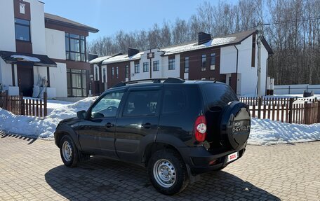 Chevrolet Niva I рестайлинг, 2019 год, 760 000 рублей, 3 фотография