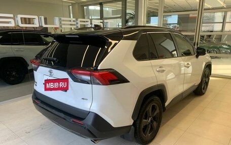 Toyota RAV4, 2021 год, 3 810 500 рублей, 4 фотография