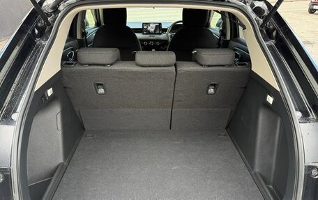 Honda Vezel, 2023 год, 1 660 000 рублей, 10 фотография