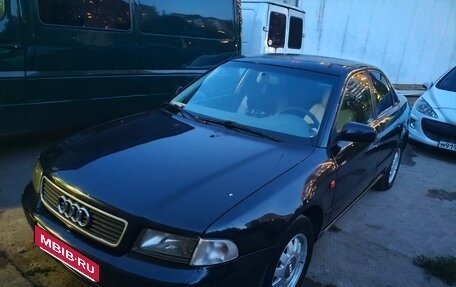 Audi A4, 1998 год, 290 000 рублей, 1 фотография