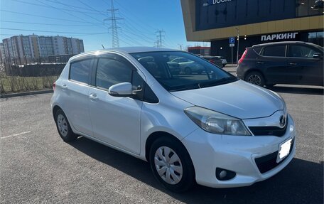 Toyota Vitz, 2012 год, 750 000 рублей, 1 фотография