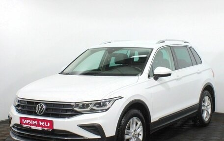Volkswagen Tiguan II, 2021 год, 2 695 000 рублей, 1 фотография