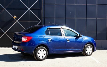 Renault Logan II, 2018 год, 900 000 рублей, 2 фотография