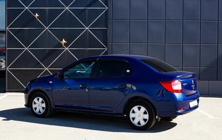 Renault Logan II, 2018 год, 900 000 рублей, 6 фотография