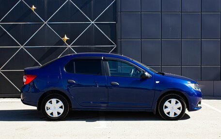 Renault Logan II, 2018 год, 900 000 рублей, 8 фотография